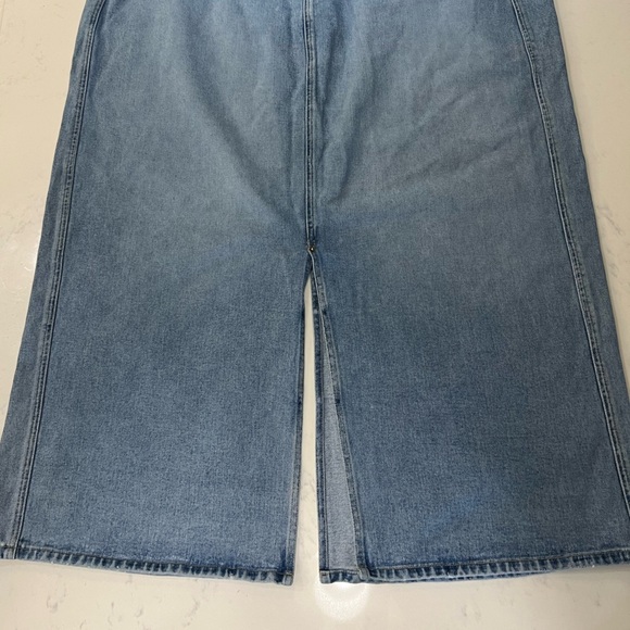 Blue Relaxed Fit Jeans with Classic Style - Picture 6 of 16